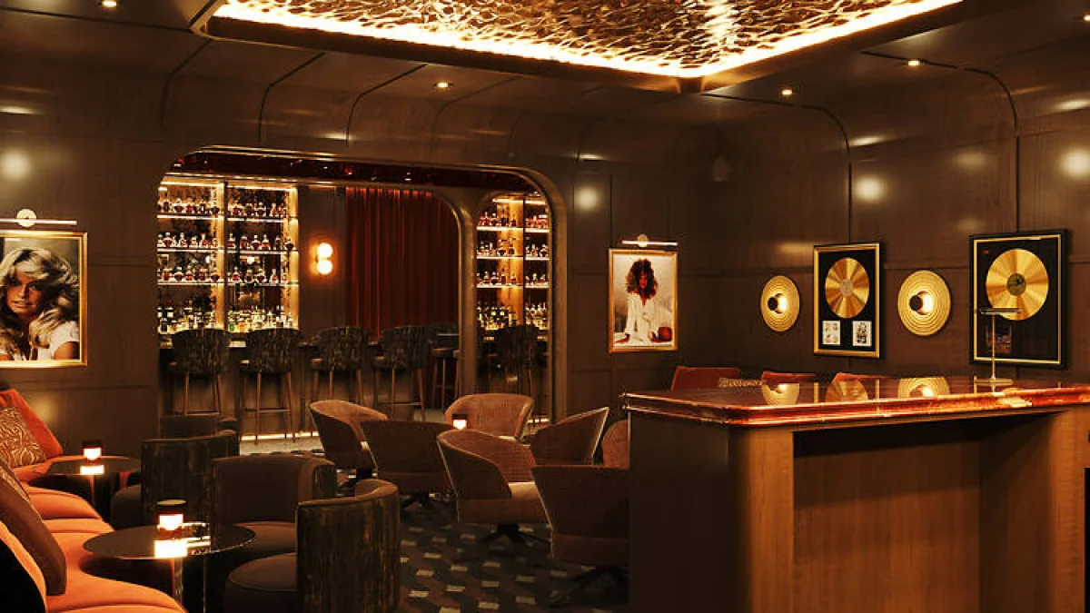  opened up this week: 400 Vinyl Room