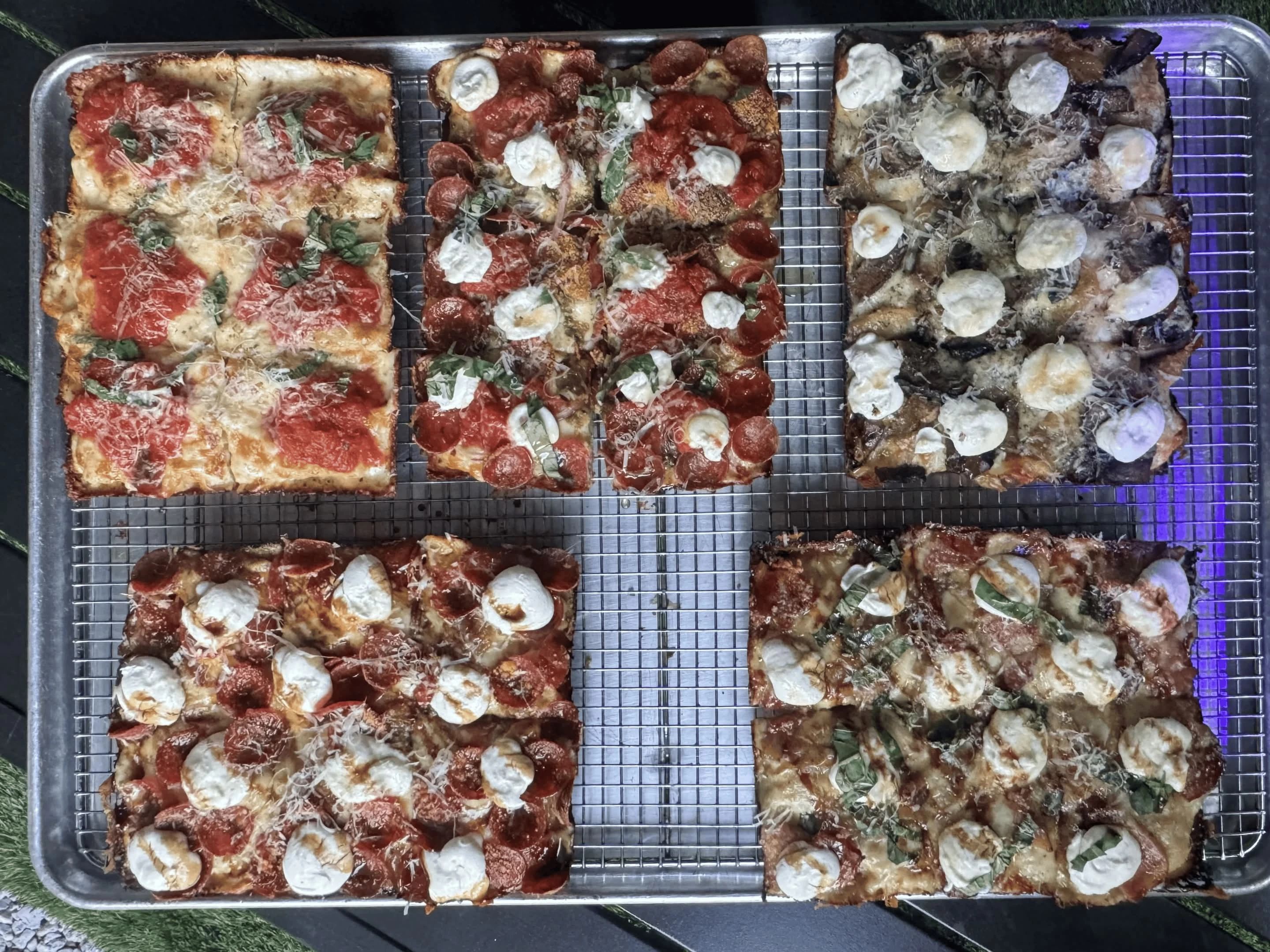  No Name Pizza